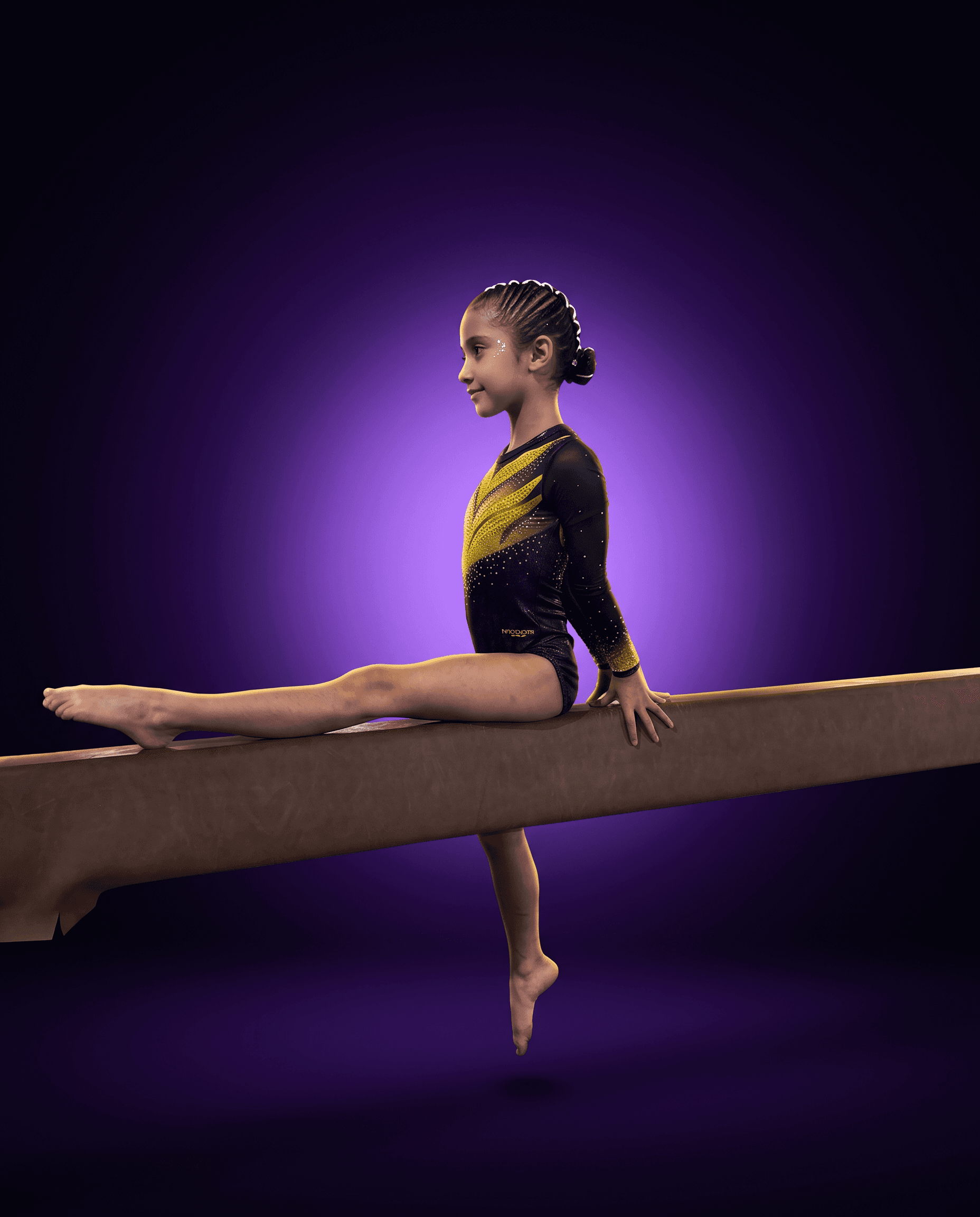 Violetta en la viga de equilibrio con su leotard de competencia, mostrando línea y expresión